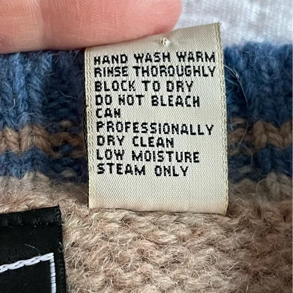 VTG Maurices Tan and Blue Jumper 100% Shetland wool. - Picture 8 of 8